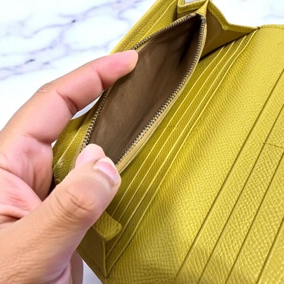 BVLGARI Clip closure Vibrant Yellow Bi-fold long wallet with silver hardware - Picture 10 of 11
